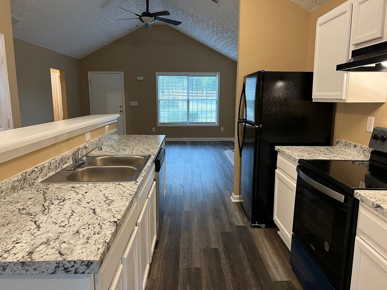 5200 Alexander Street - Photo 4 of 15