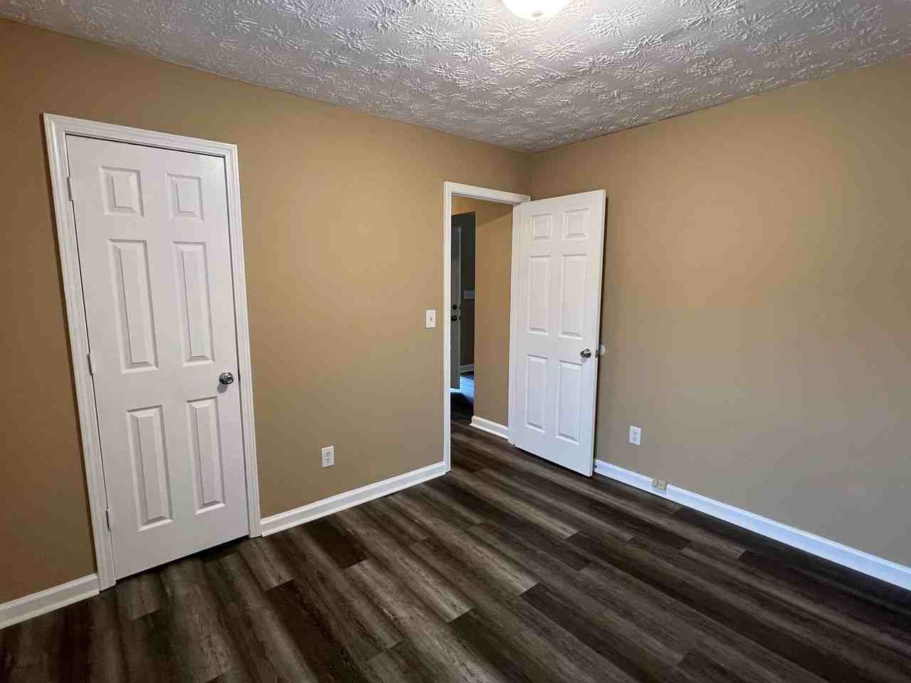 5200 Alexander Street - Photo 5 of 15