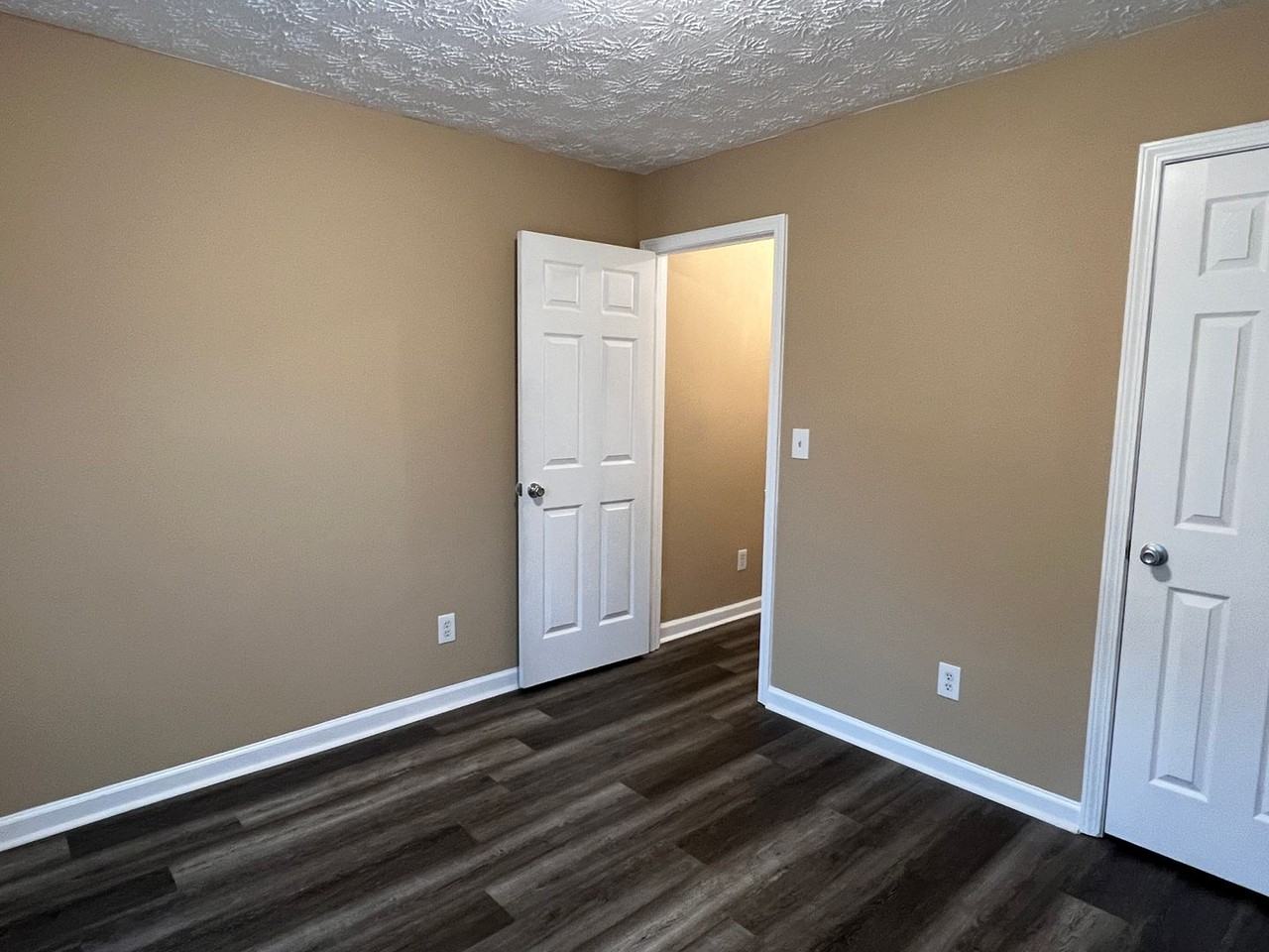 5200 Alexander Street - Photo 6 of 15