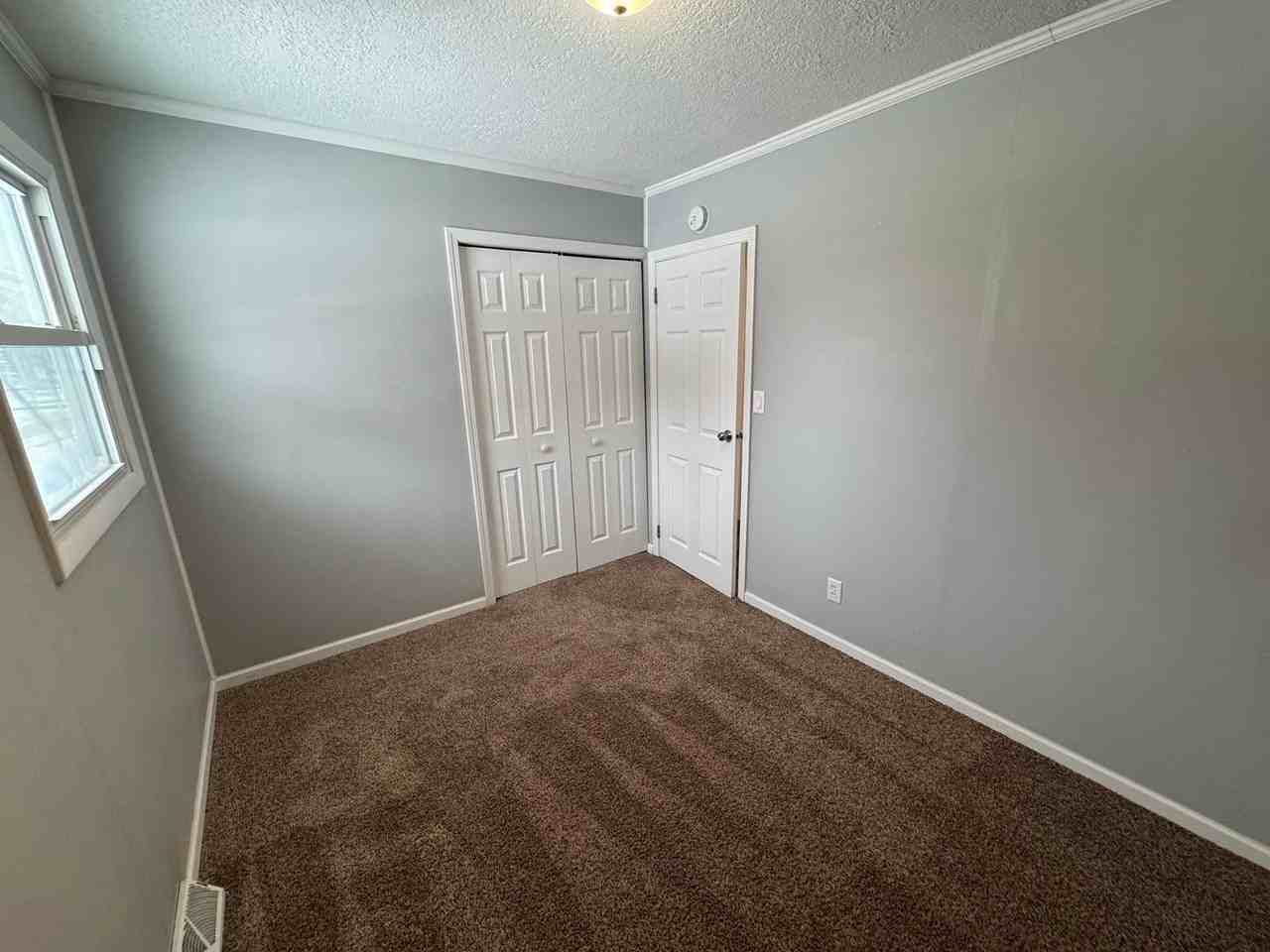 1530 Spring St - Photo 4 of 10