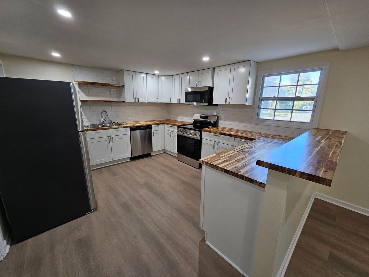 203 17th Street - Photo 3 of 8