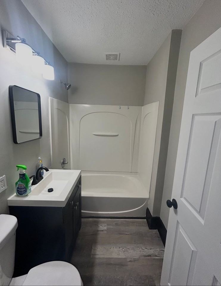 1545 Catalpa Street - Photo 3 of 12