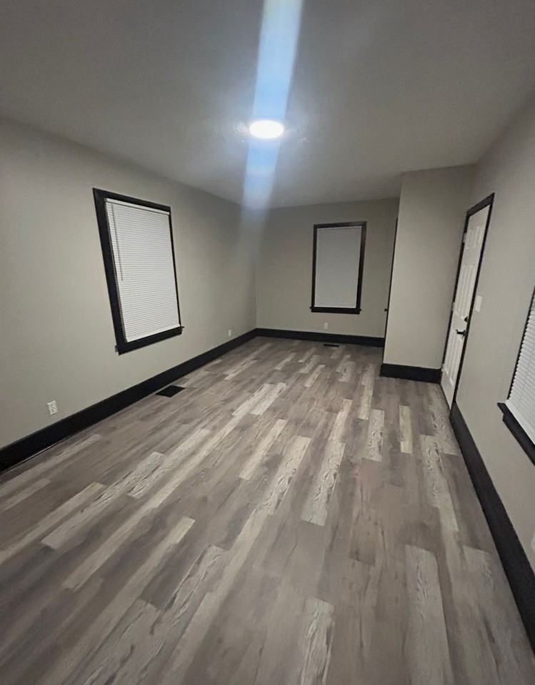 1545 Catalpa Street - Photo 4 of 12