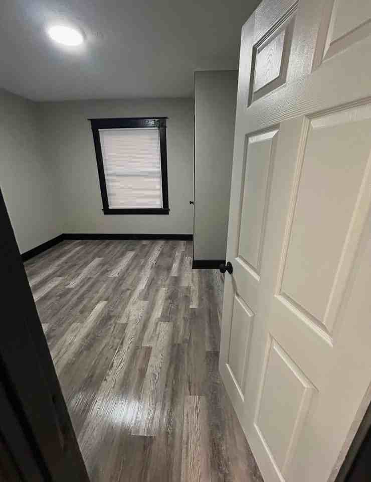 1545 Catalpa Street - Photo 7 of 12