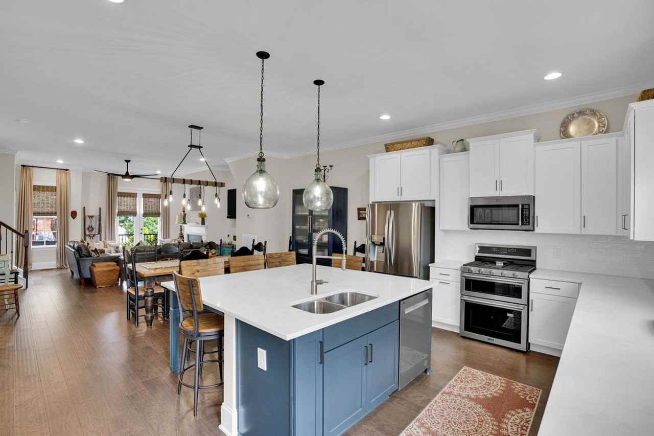 36 Townpark Cir - Photo 5 of 48