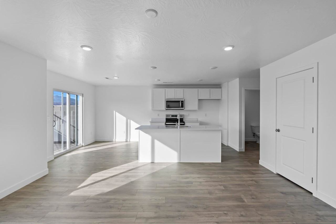 1704 S Forbidding Way - Photo 4 of 22