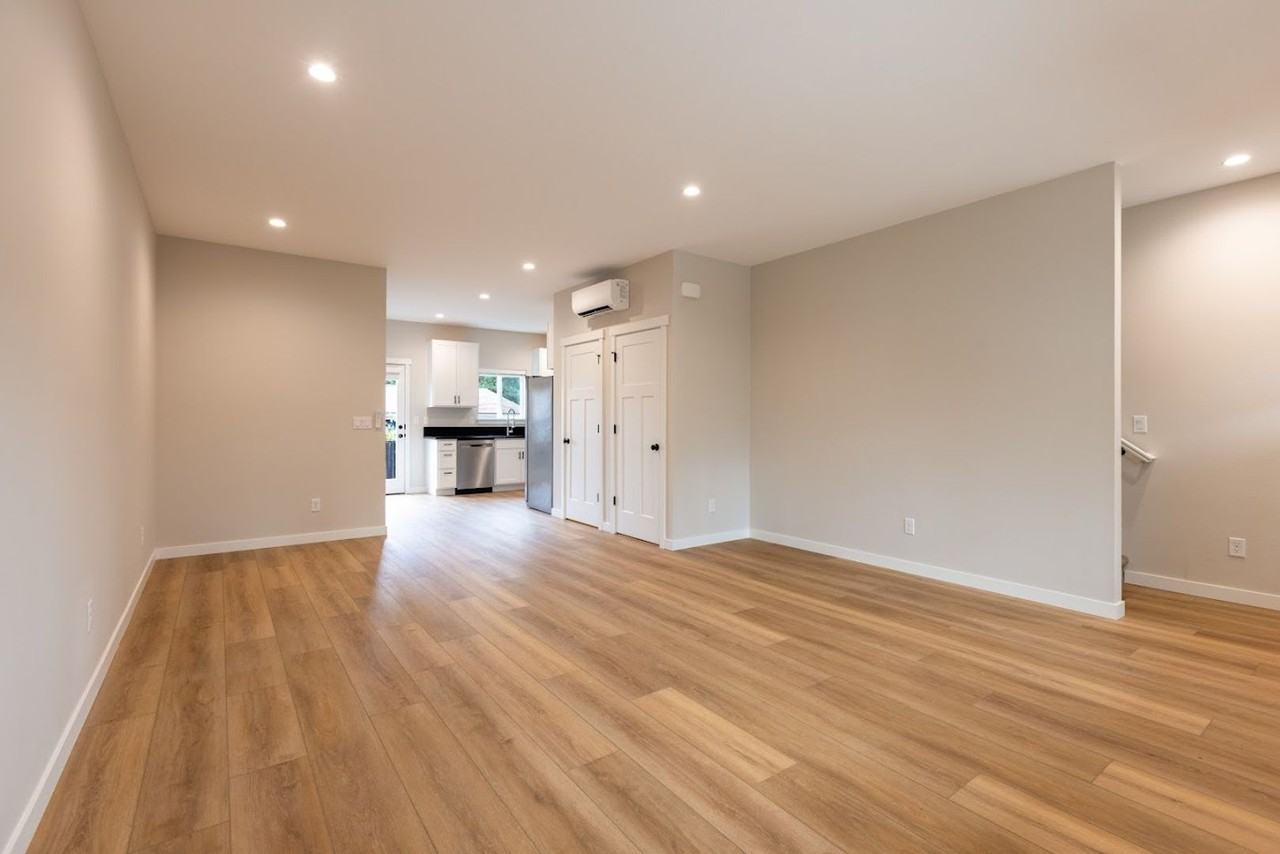 13822 Southeast Oatfield Road - Photo 2 of 33