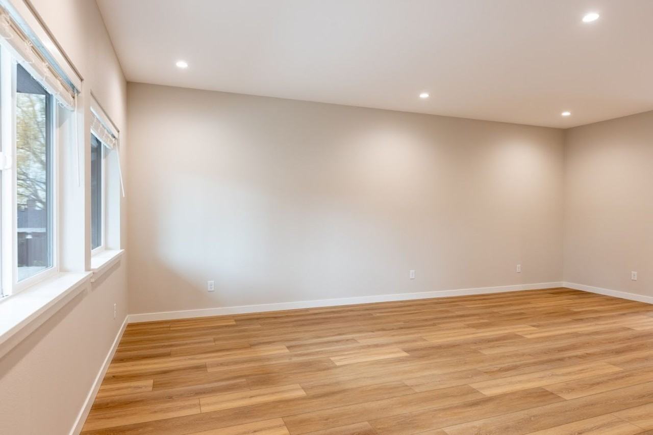 13822 Southeast Oatfield Road - Photo 4 of 33