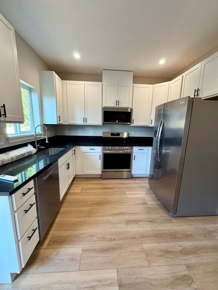 13822 Southeast Oatfield Road - Photo 7 of 33