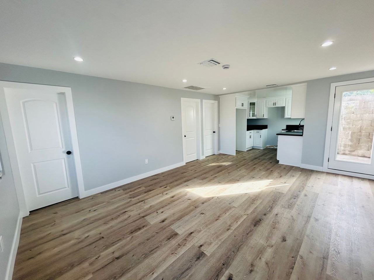 4108 West 106th Street - Photo 2 of 8