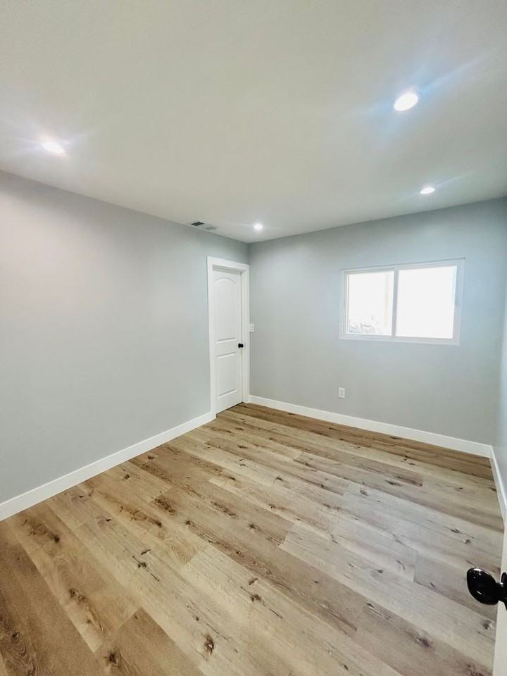 4108 West 106th Street - Photo 4 of 8