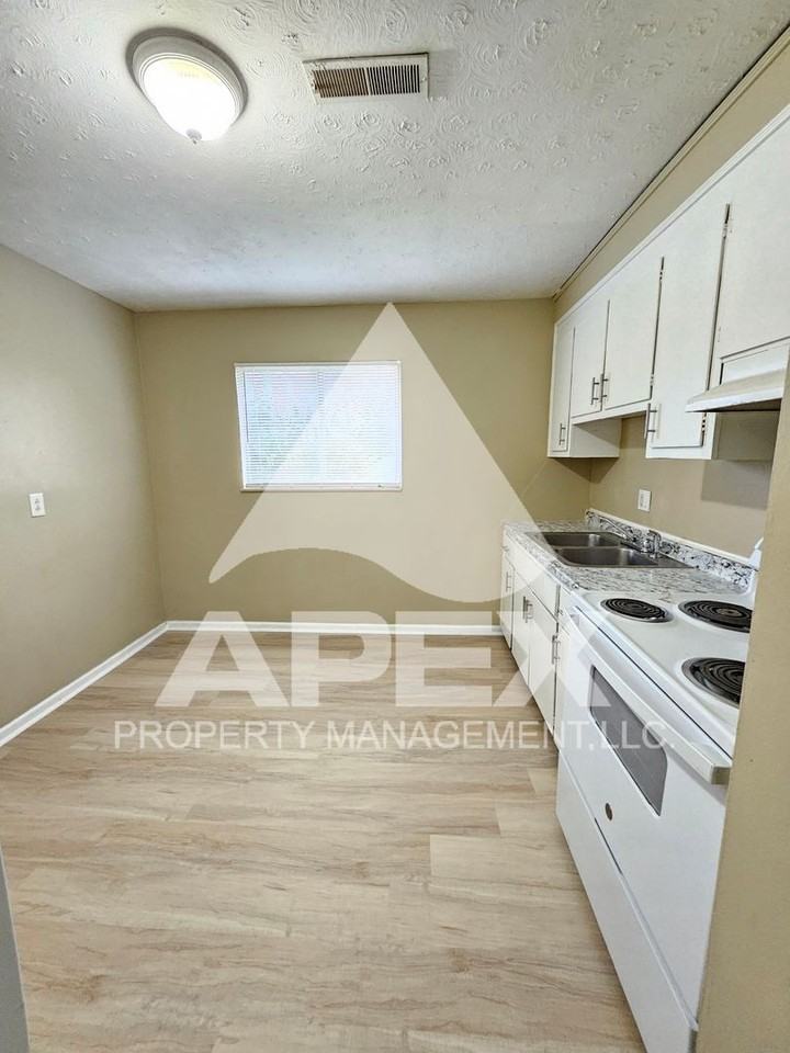 2927 Whittle Springs Rd #15 - Photo 5 of 17