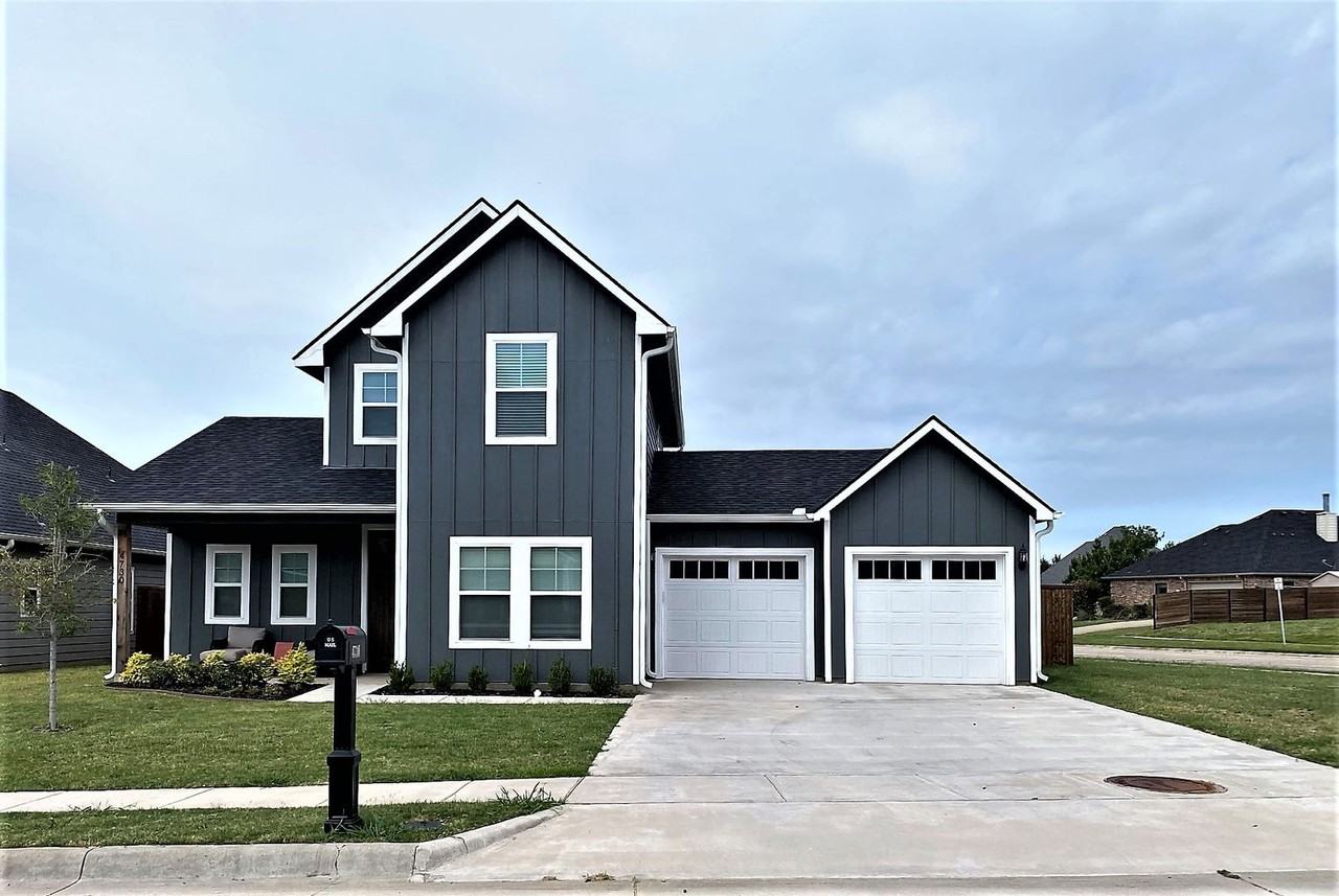 4730 Dry Creek Road - Photo 5 of 37