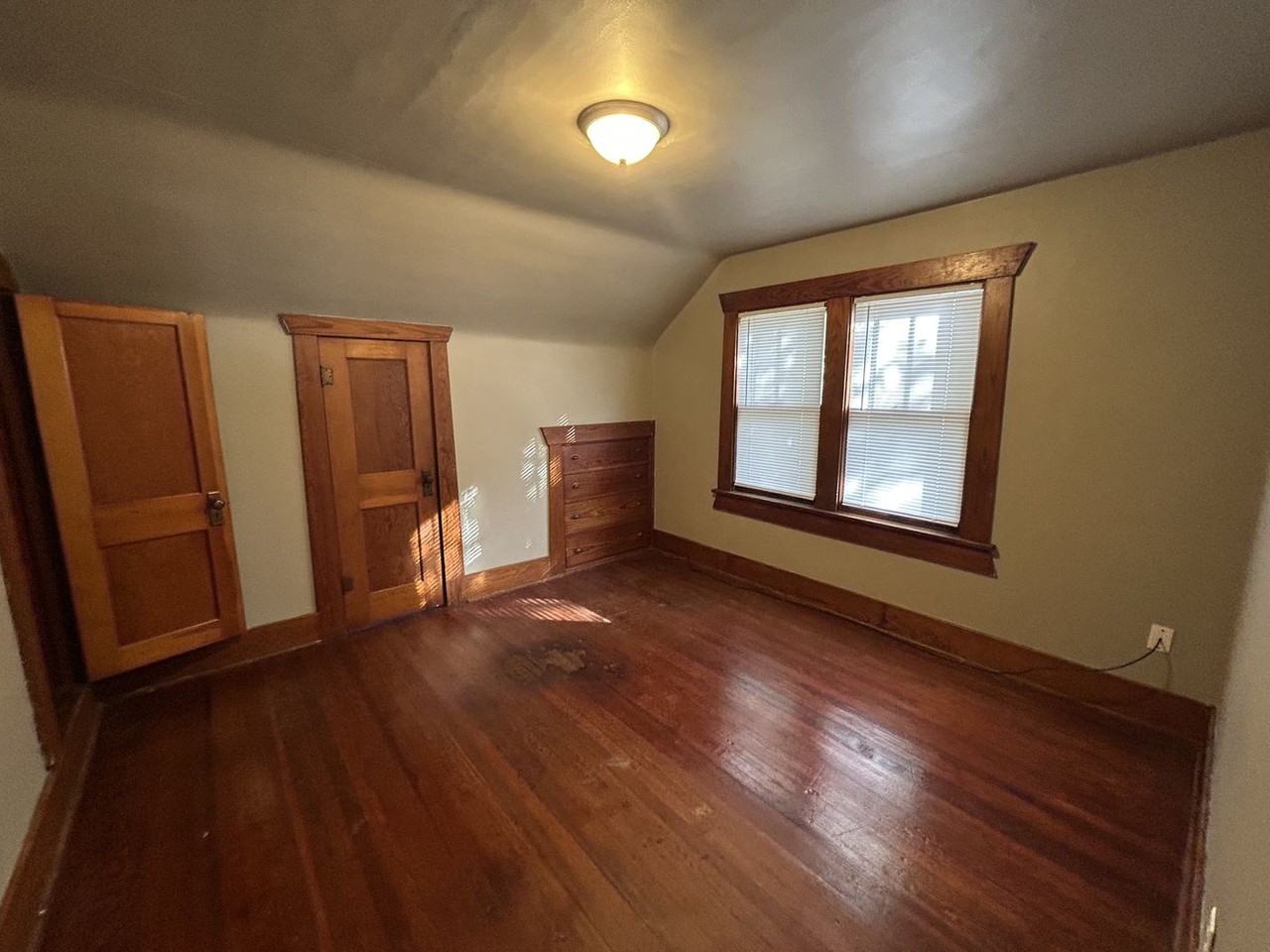 2420 East 2nd Street North - Photo 6 of 10