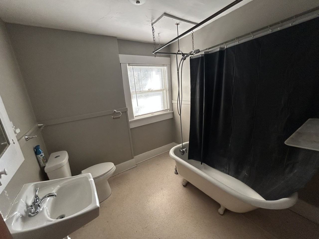 2420 East 2nd Street North - Photo 7 of 10