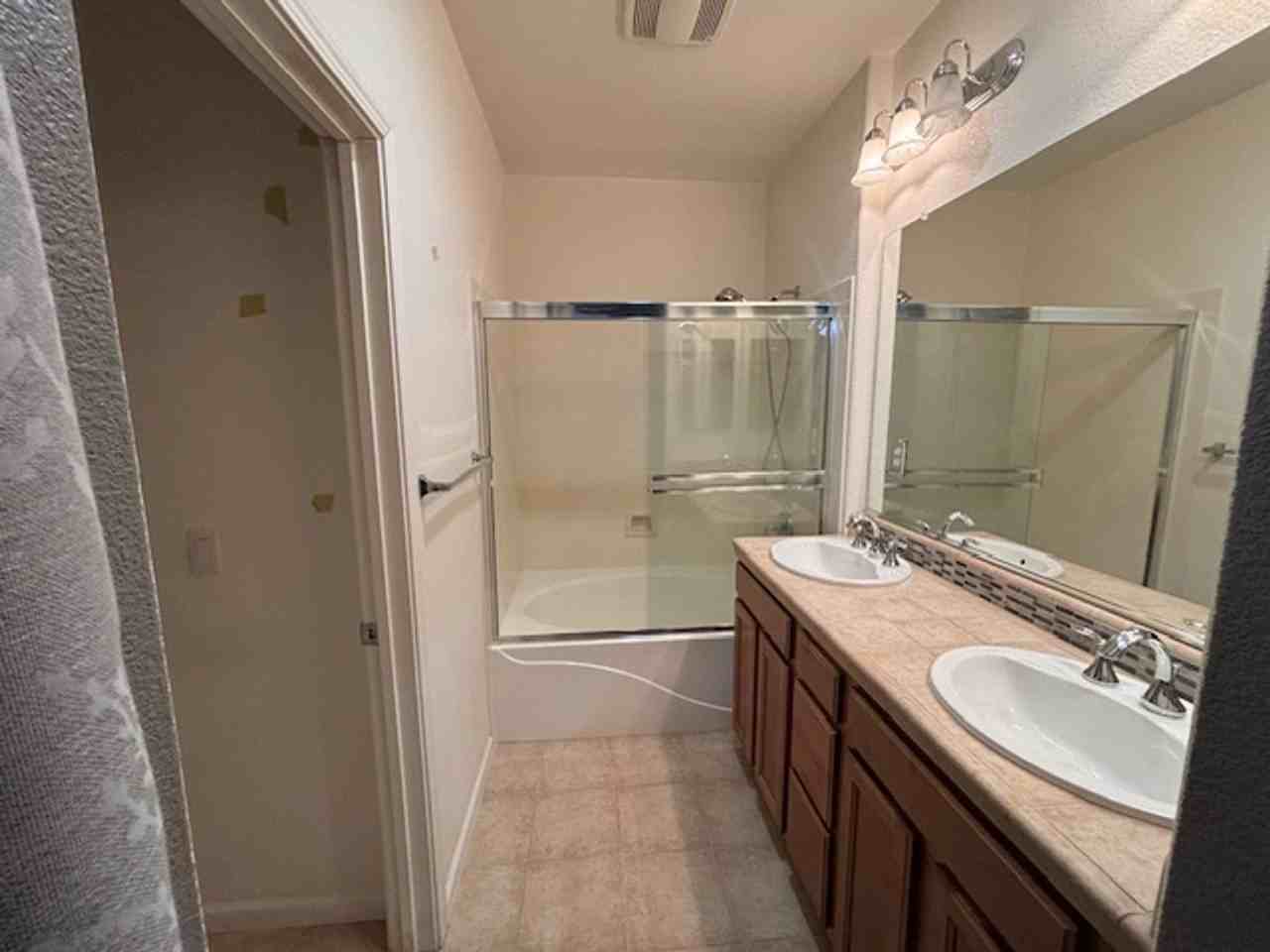 2204 Las Palomas Loop - Photo 6 of 8