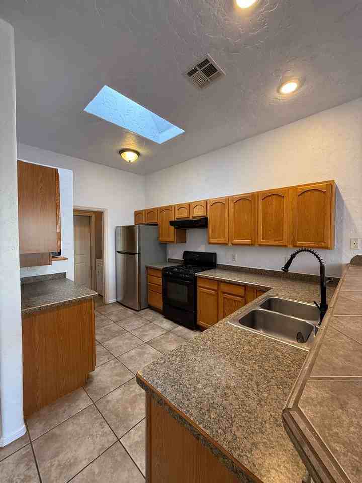 4238 Trillium Drive - Photo 7 of 36