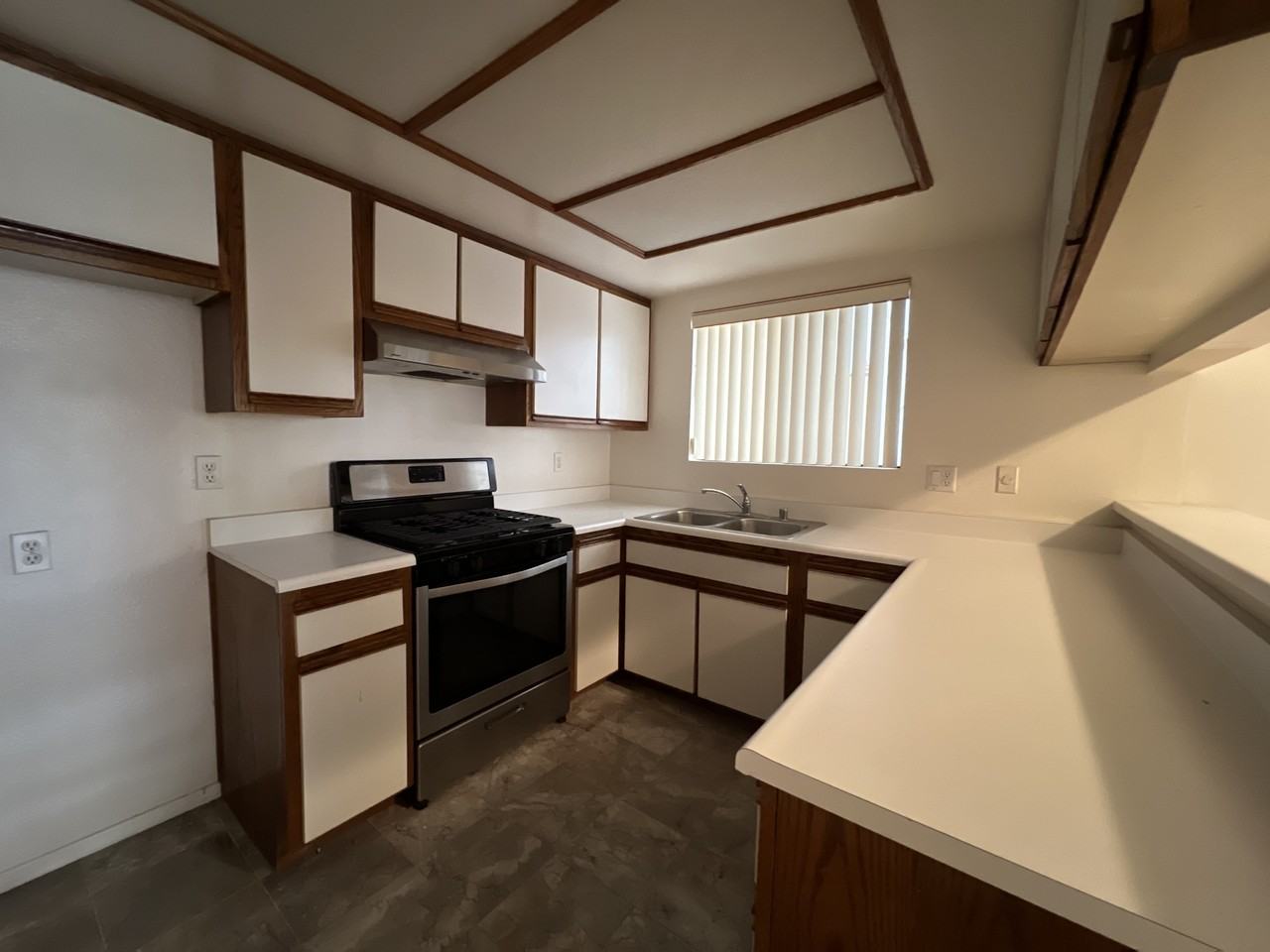 611 S 6th St #A - Photo 2 of 13