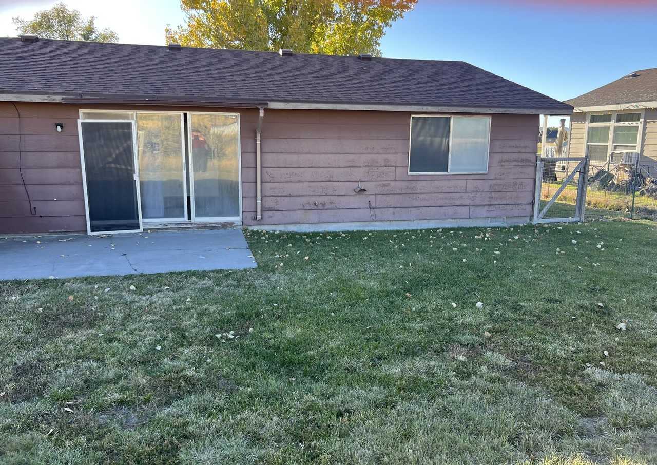 358 Parkchester Dr #1 - Photo 5 of 21