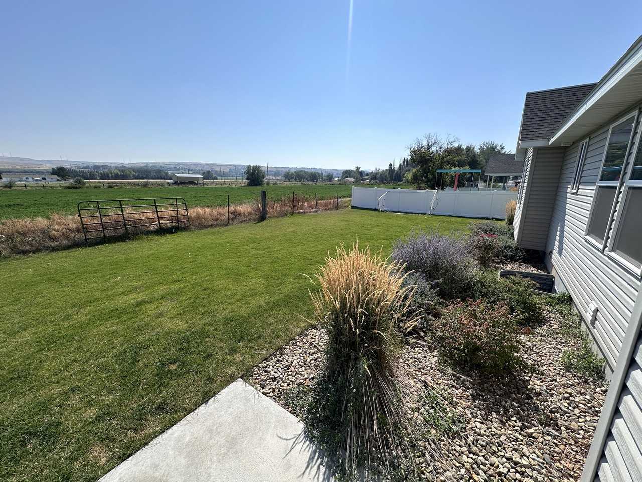 4651 Mountain Bend Dr - Photo 2 of 10