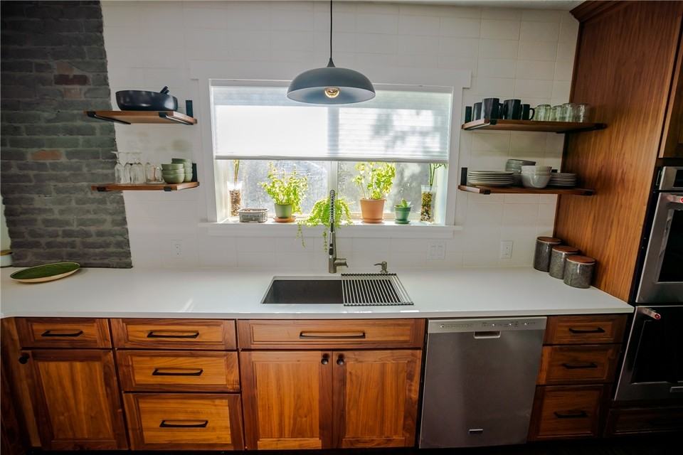 1061 E St - Photo 6 of 22