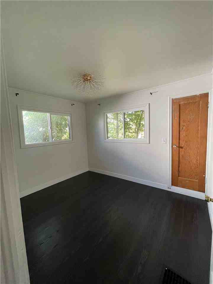 278 E St - Photo 3 of 19