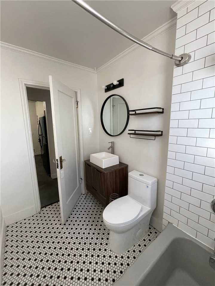 278 E St - Photo 5 of 19