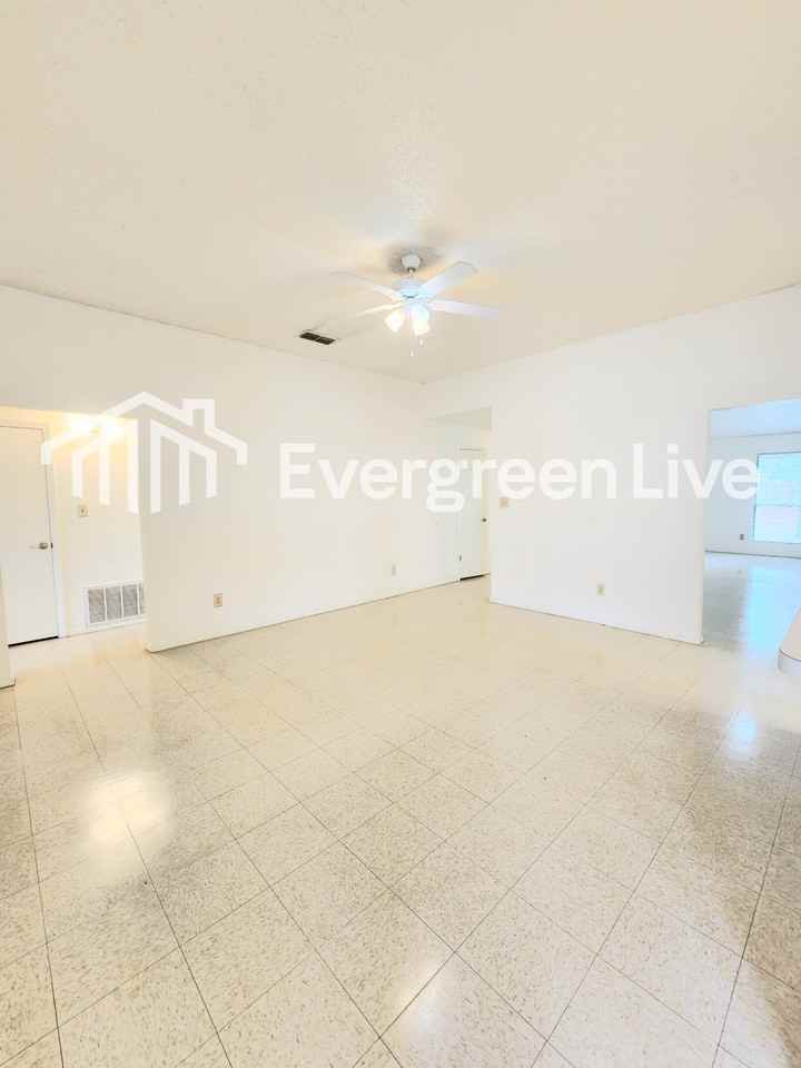 2302 Sandia Ct - Photo 7 of 18