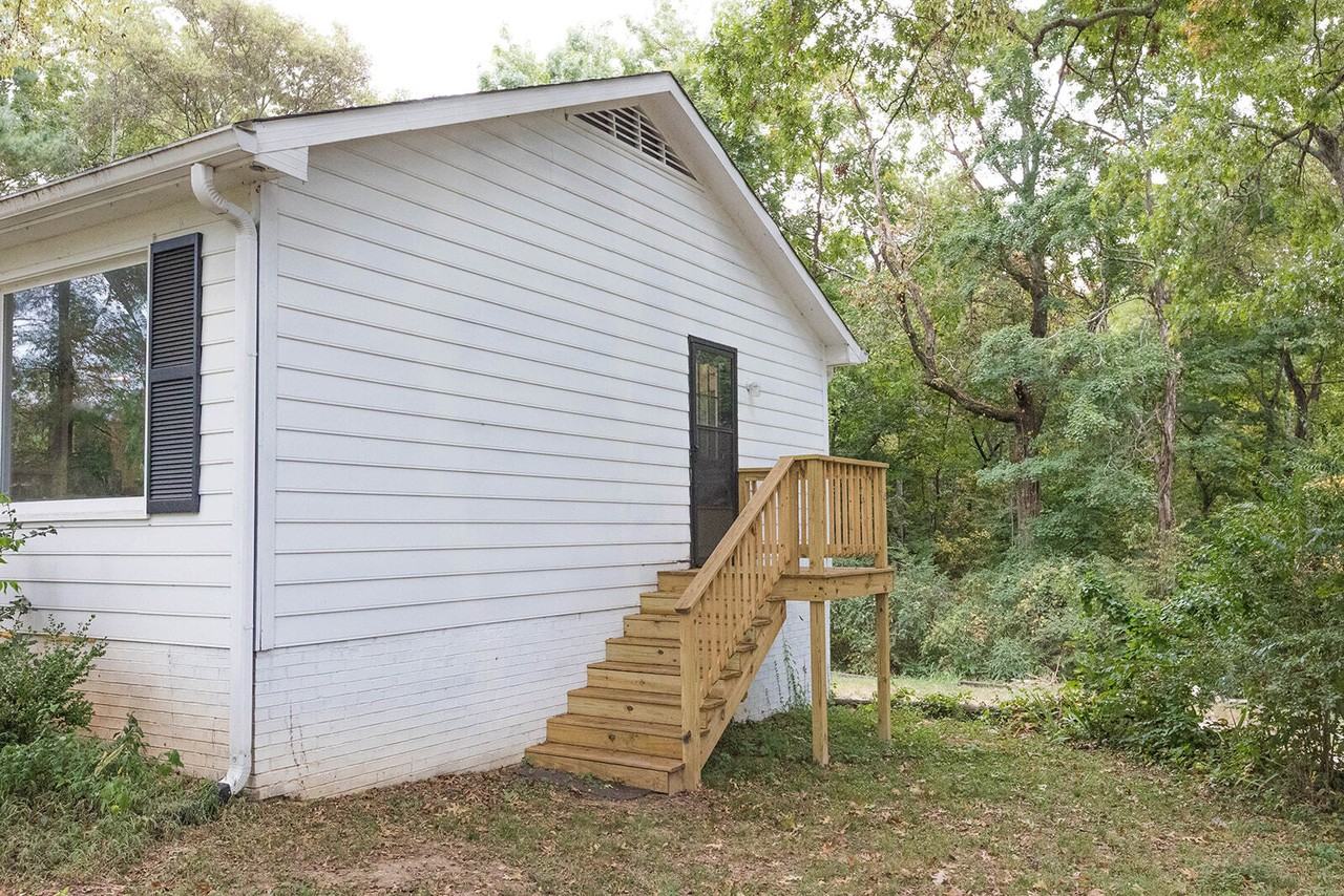 210 Elliott Ct - Photo 7 of 50