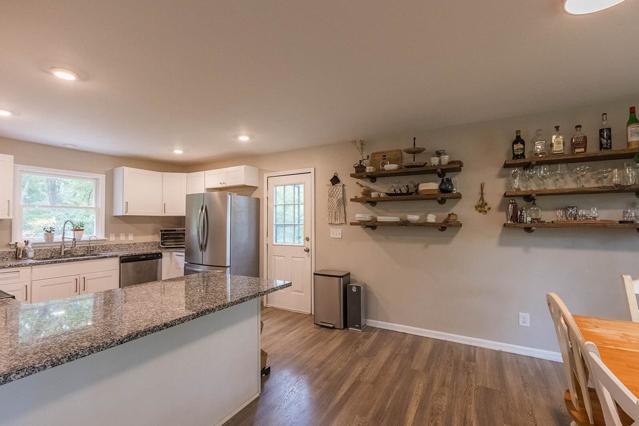 210 Elliott Ct - Photo 3 of 50