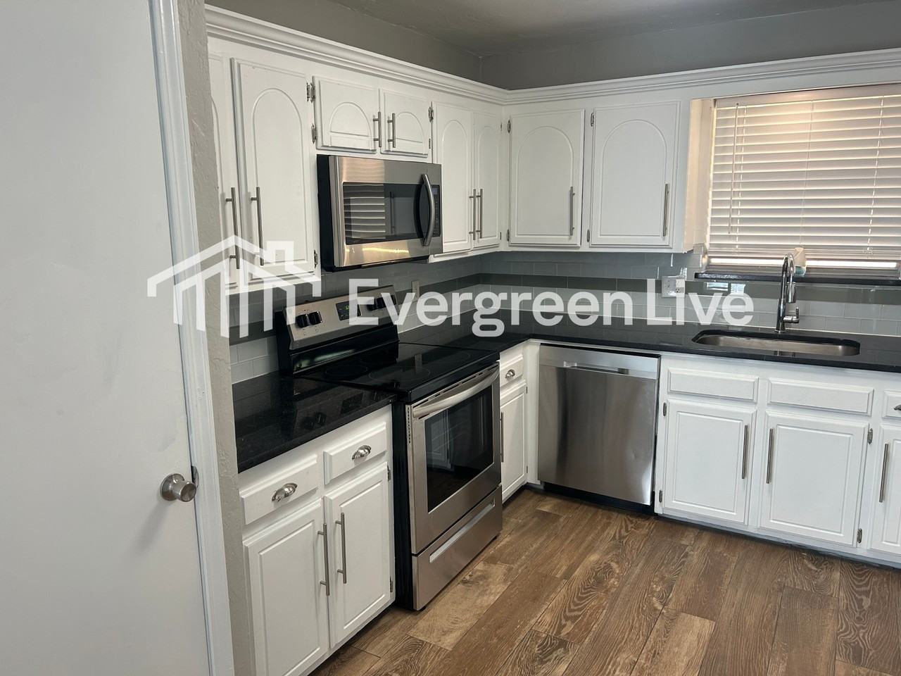 609 Banner Avenue - Photo 7 of 15