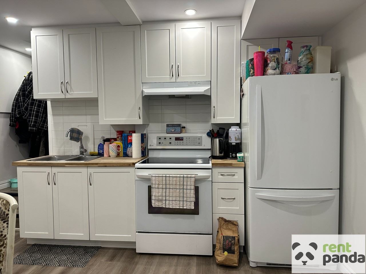 103 Ritson Road South - Photo 4 of 17