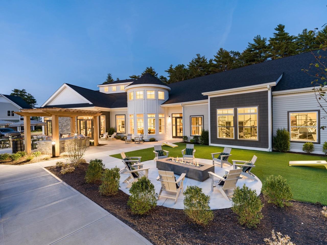 Modera South Shore - Photo 5 of 50