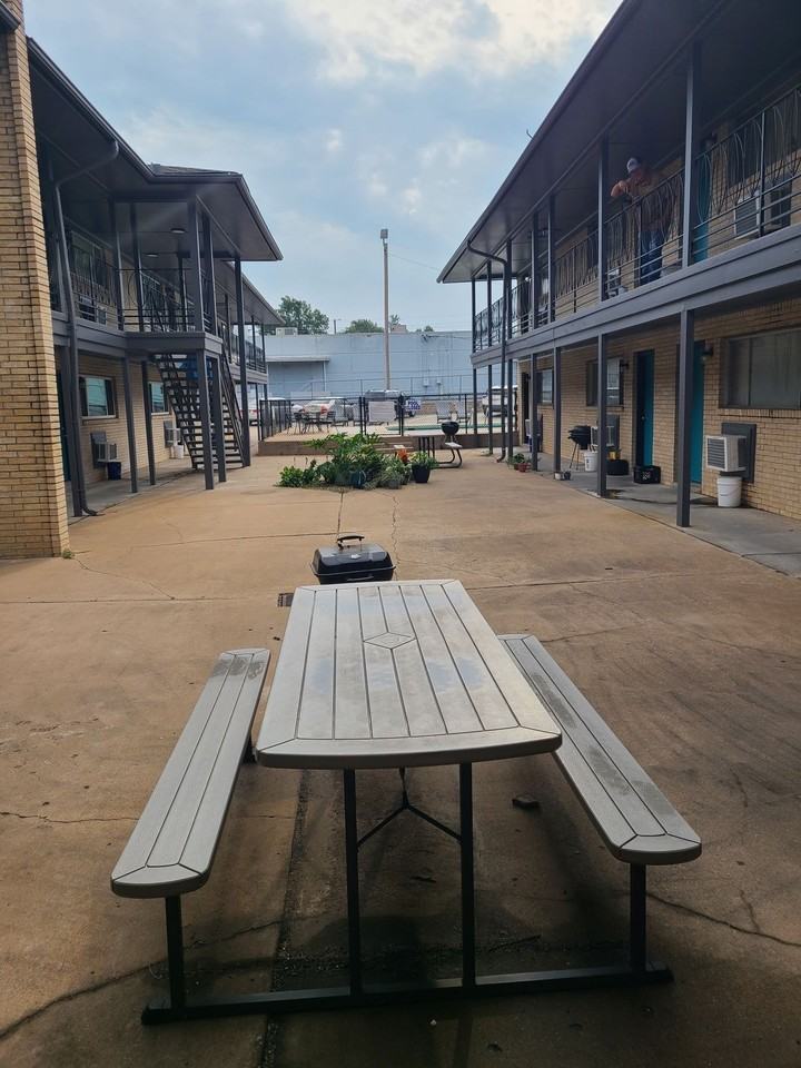 Malibu South - Photo 4 of 36