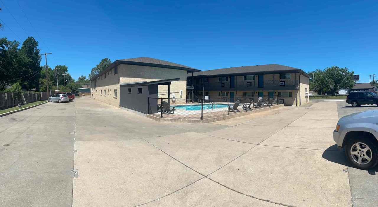 Malibu South - Photo 5 of 36