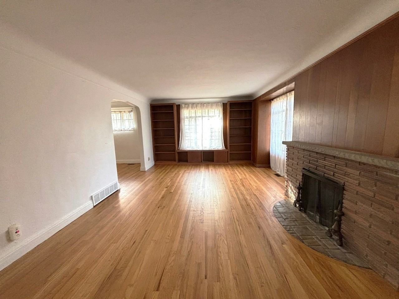 21440 Lathrup Street - Photo 5 of 18