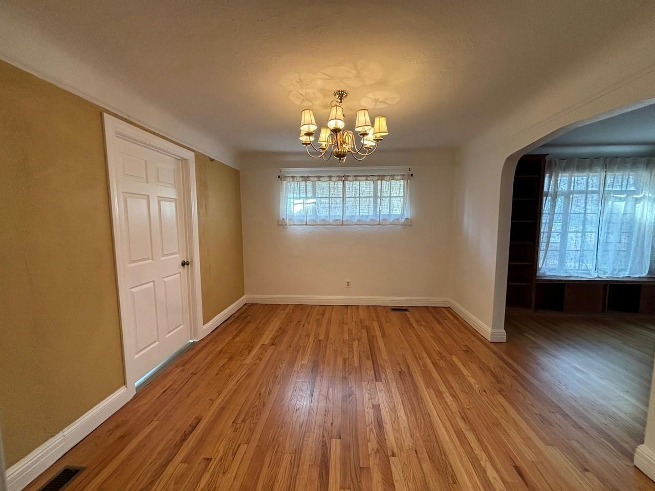 21440 Lathrup Street - Photo 6 of 18