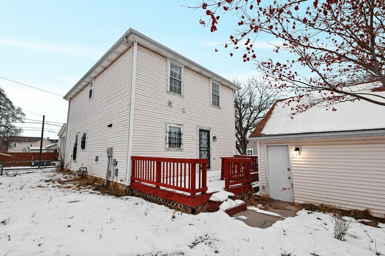 834 Baker Street - Photo 2 of 13