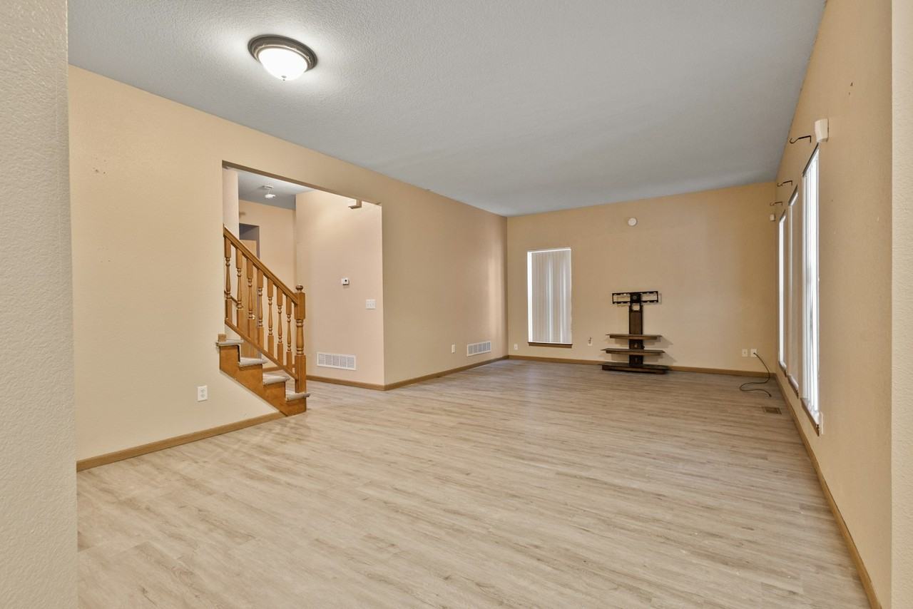 834 Baker Street - Photo 4 of 13