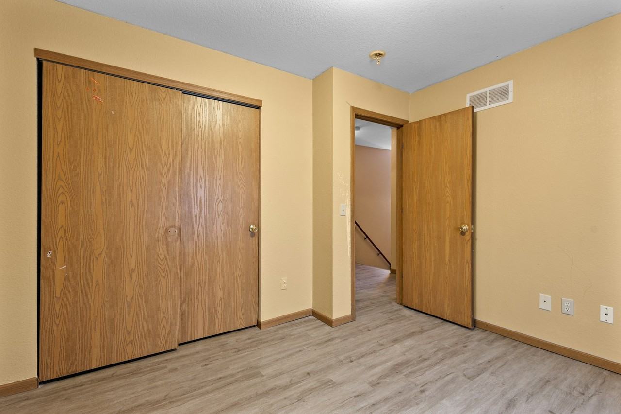 834 Baker Street - Photo 6 of 13