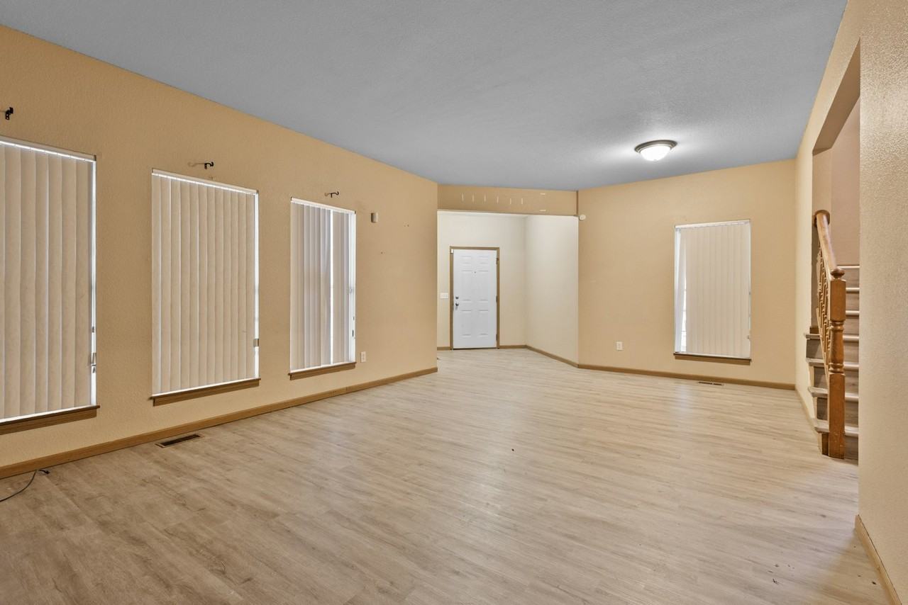 834 Baker Street - Photo 7 of 13