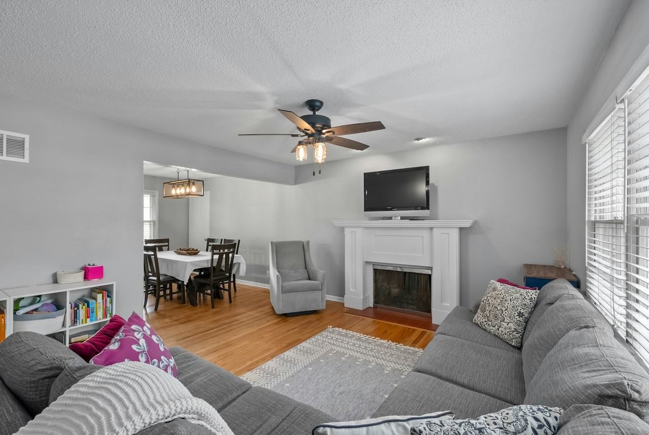 7917 W 92nd Pl - Photo 5 of 22