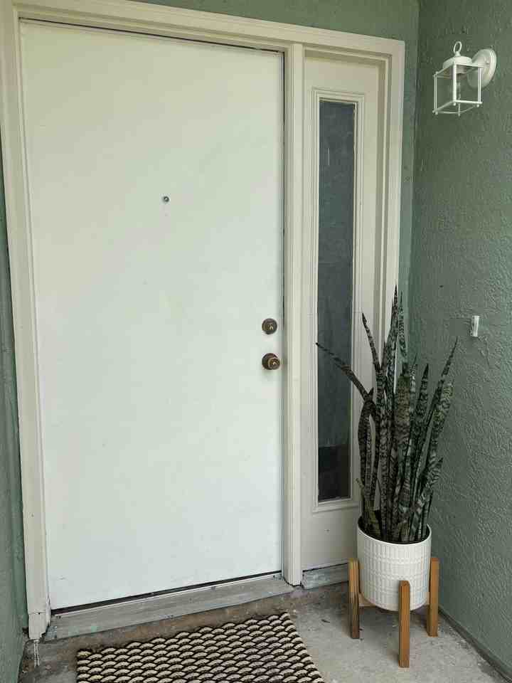 1310 Altamont Ave NE - Photo 3 of 13