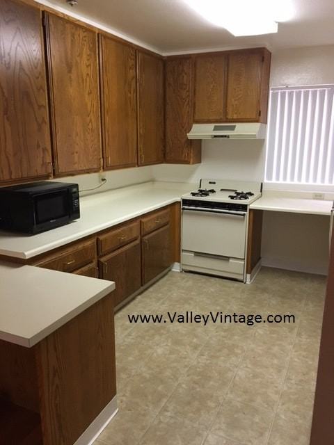 11508 Moorpark Street, Unit D - Photo 4 of 9