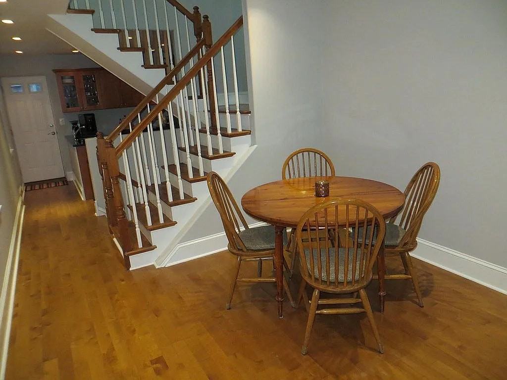 1639 Carpenter St - Photo 5 of 19