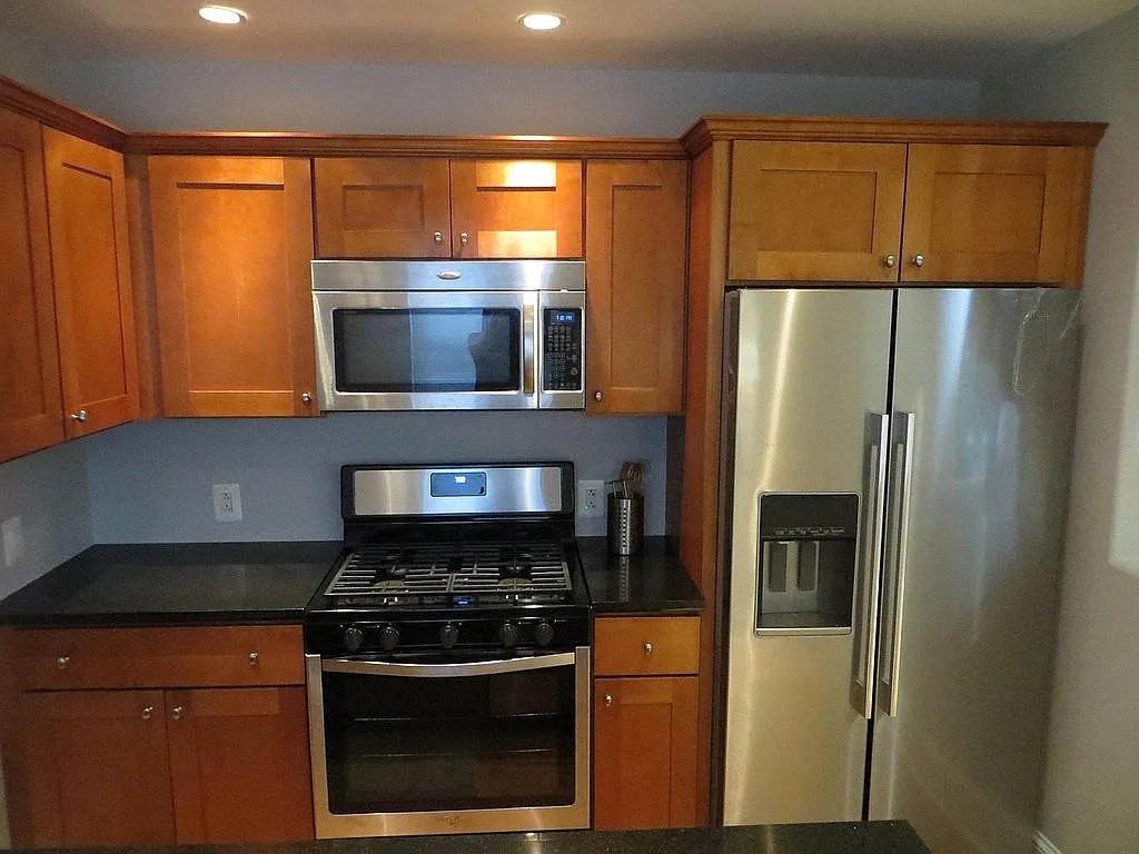 1639 Carpenter St - Photo 6 of 19