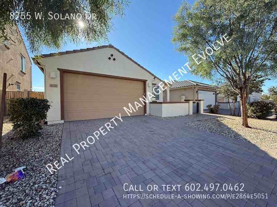 8755 W Solano Dr - Photo 3 of 33
