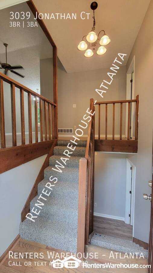 3039 Jonathan Court Southwest - Photo 3 of 29