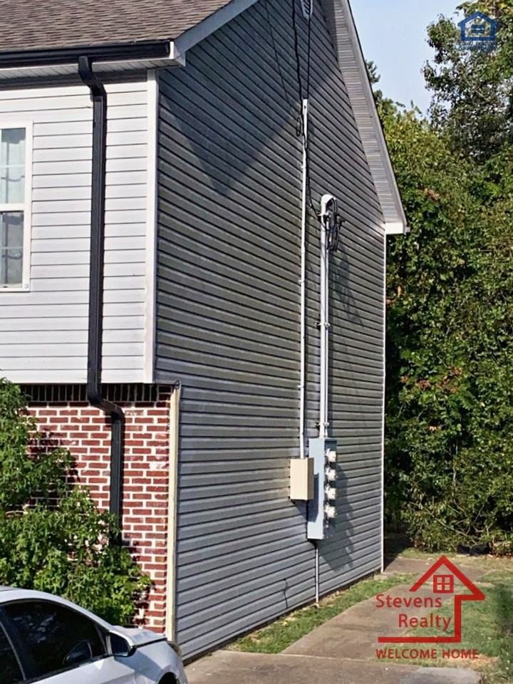 8746 Millard Lee Ln - Photo 3 of 23