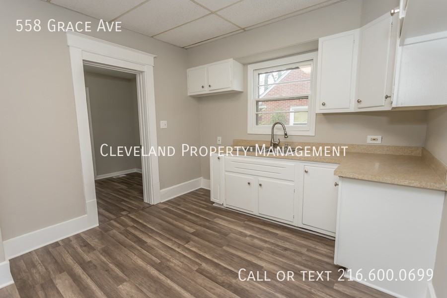 558 Grace Ave - Photo 6 of 34